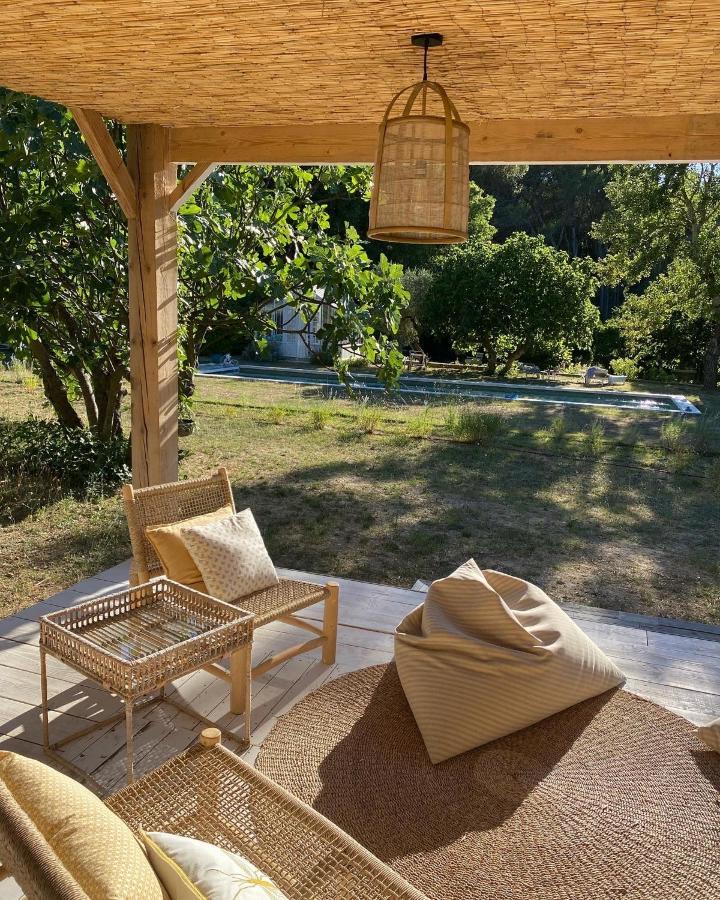 Mas De Rique Hotel Saint-Étienne-du-Grès Kültér fotó